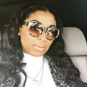 Meet your Posher, Lorna